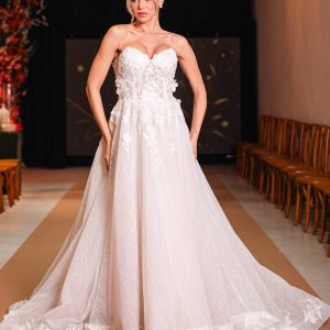 NOIVA TULE BRILHANTE CORSELET EM RENDA 3D SAIA GODÊ RENDA BOLERO